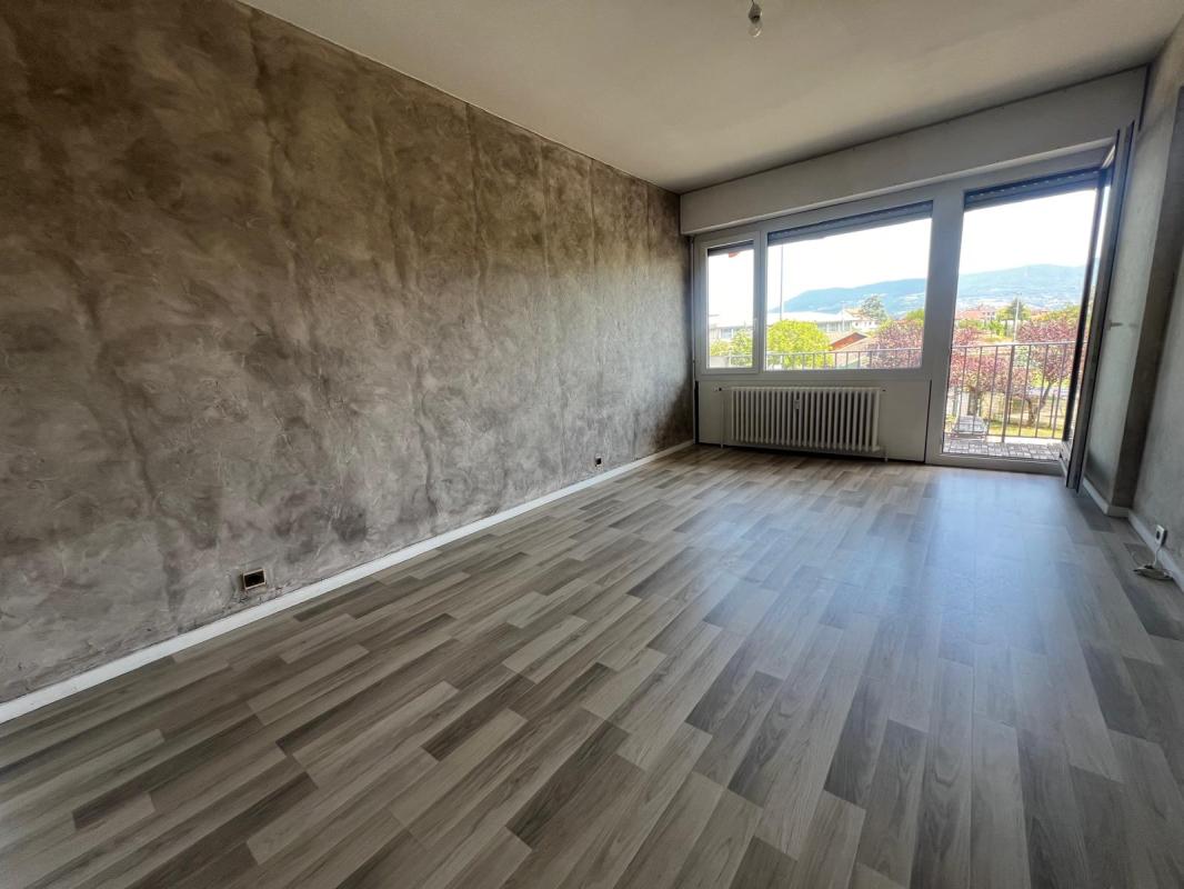 Flat Rue du 18 Août in Gaillard