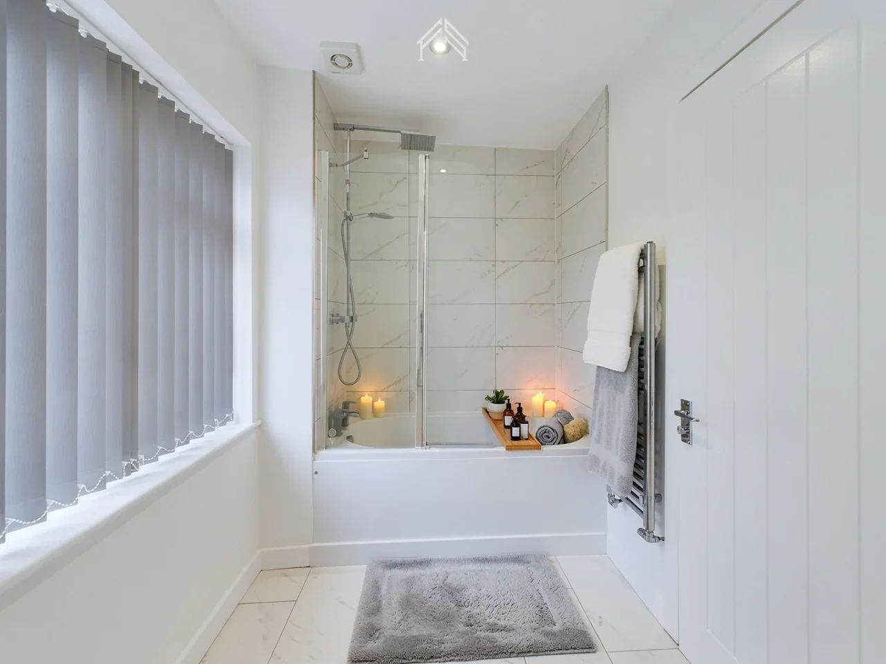 Flat Bamford Avenue in Greater London