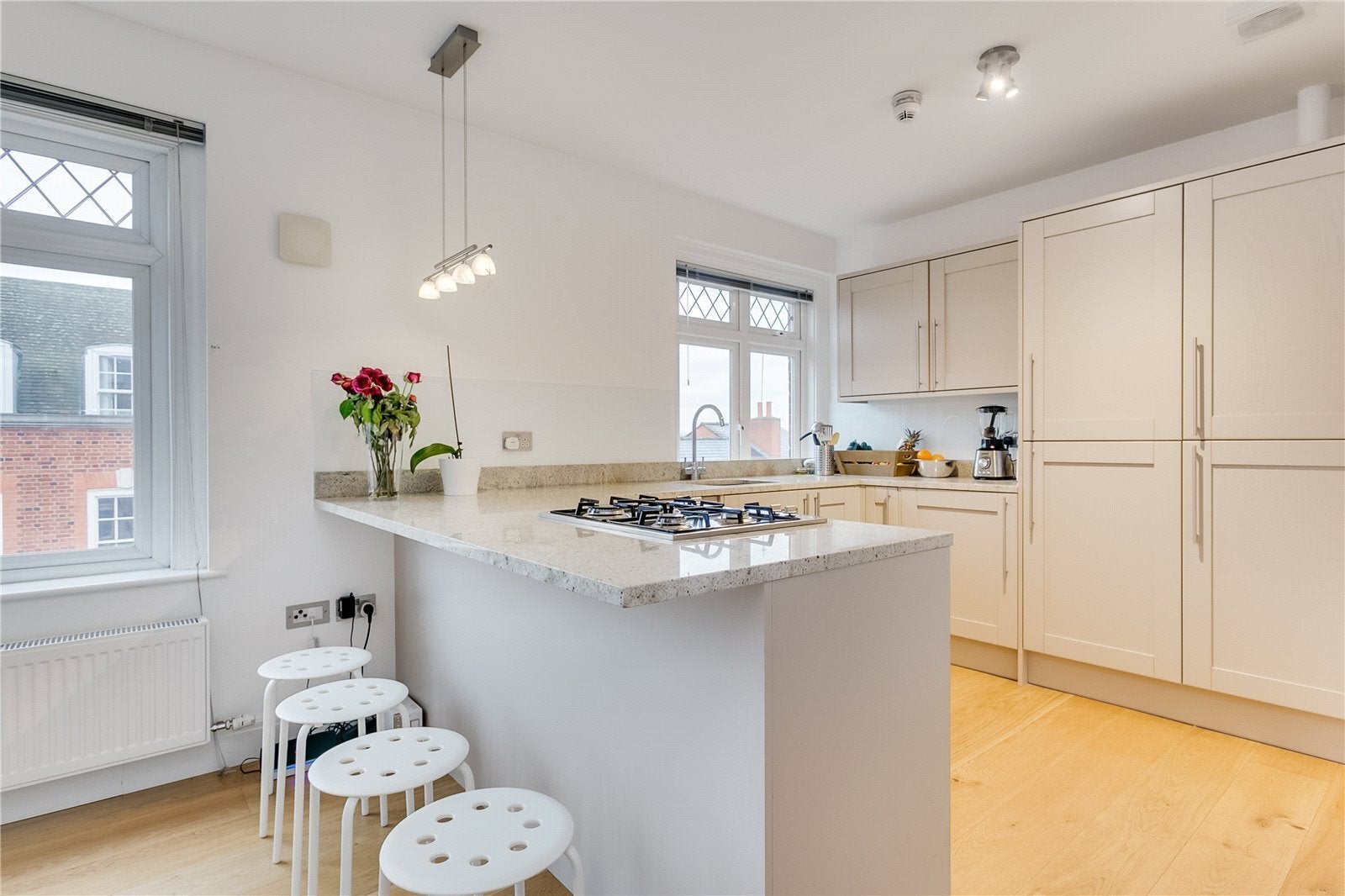 Flat Upper Richmond Road West in Greater London