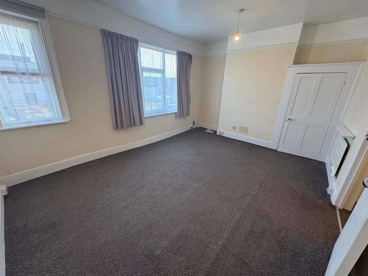 Flat Weedon Road in Northampton