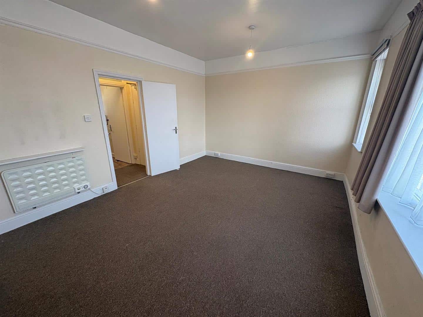 Flat Weedon Road in Northampton