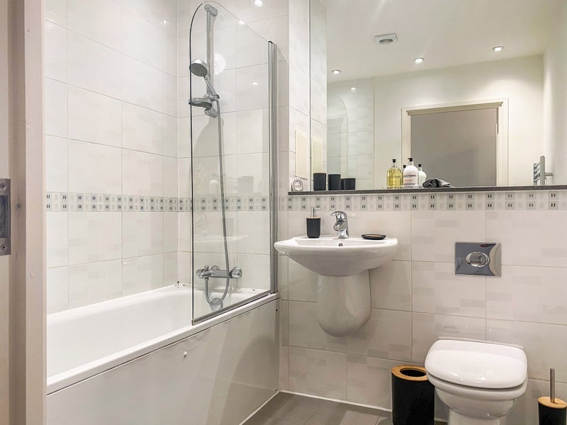 Room High Street in Greater London