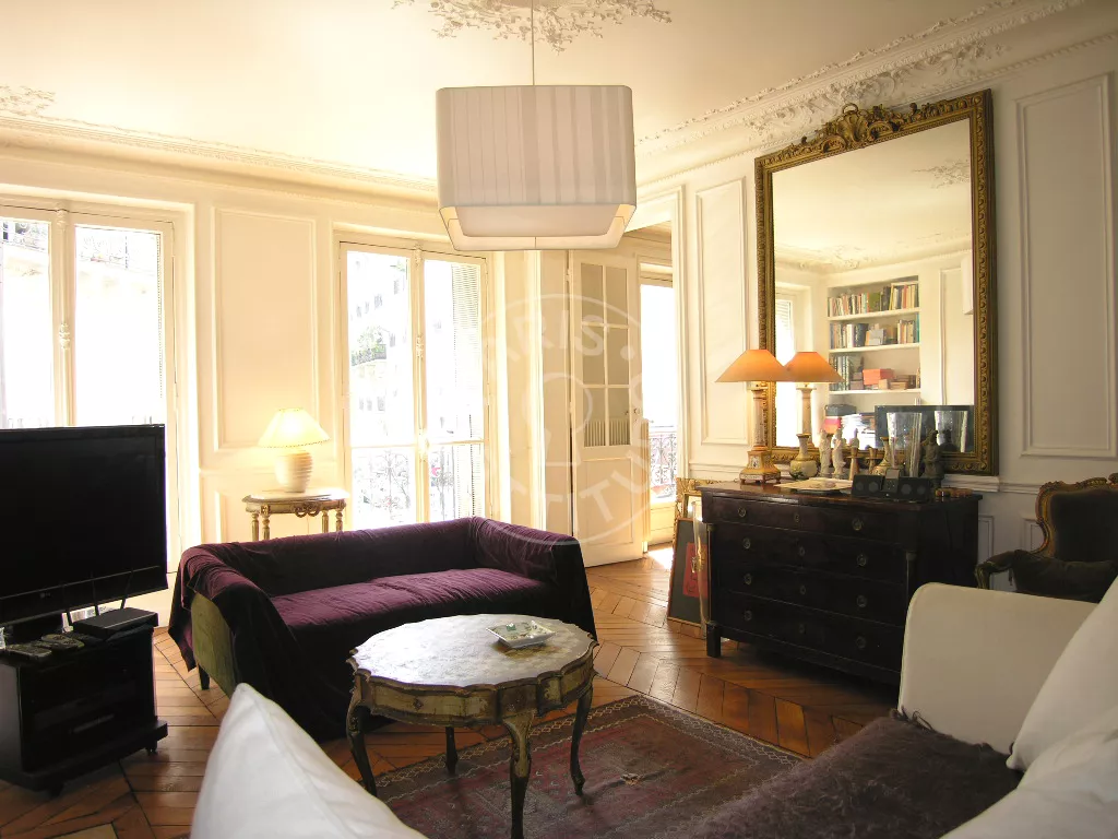 Flat Rue Blanche in Paris