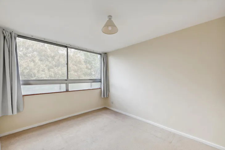 Flat Howson Terrace in Greater London