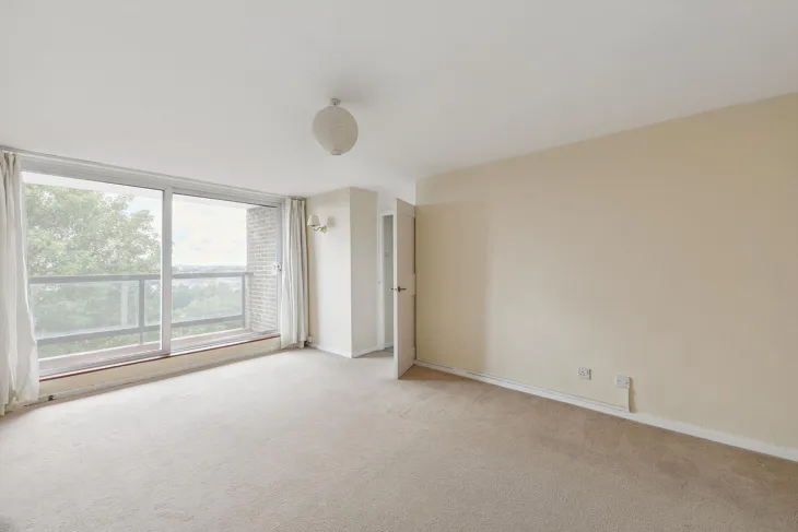 Flat Howson Terrace in Greater London