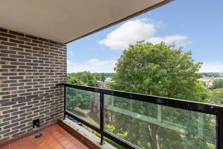 Flat Howson Terrace in Greater London