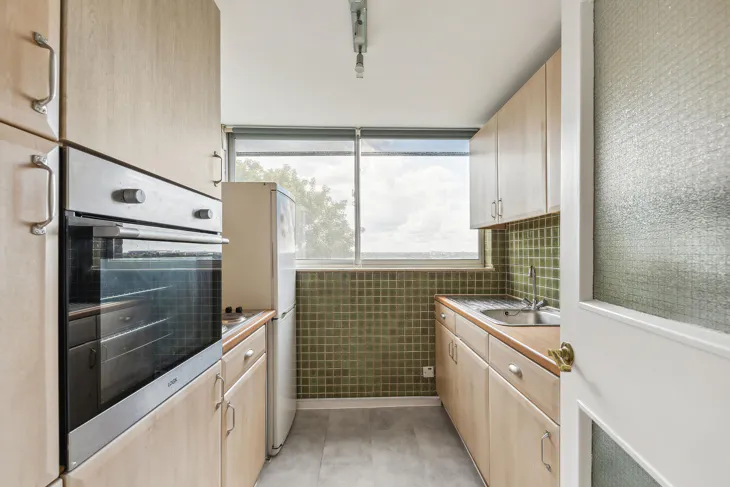 Flat Howson Terrace in Greater London