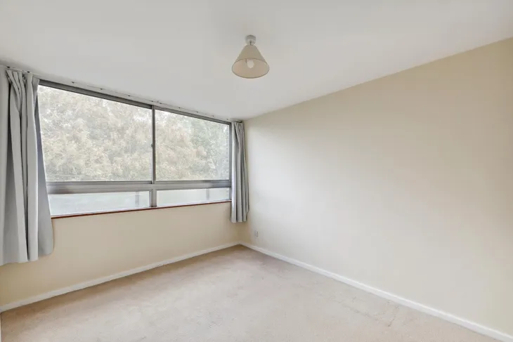 Flat Howson Terrace in Greater London