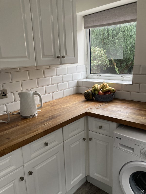 Room Hope Avenue in Farnworth