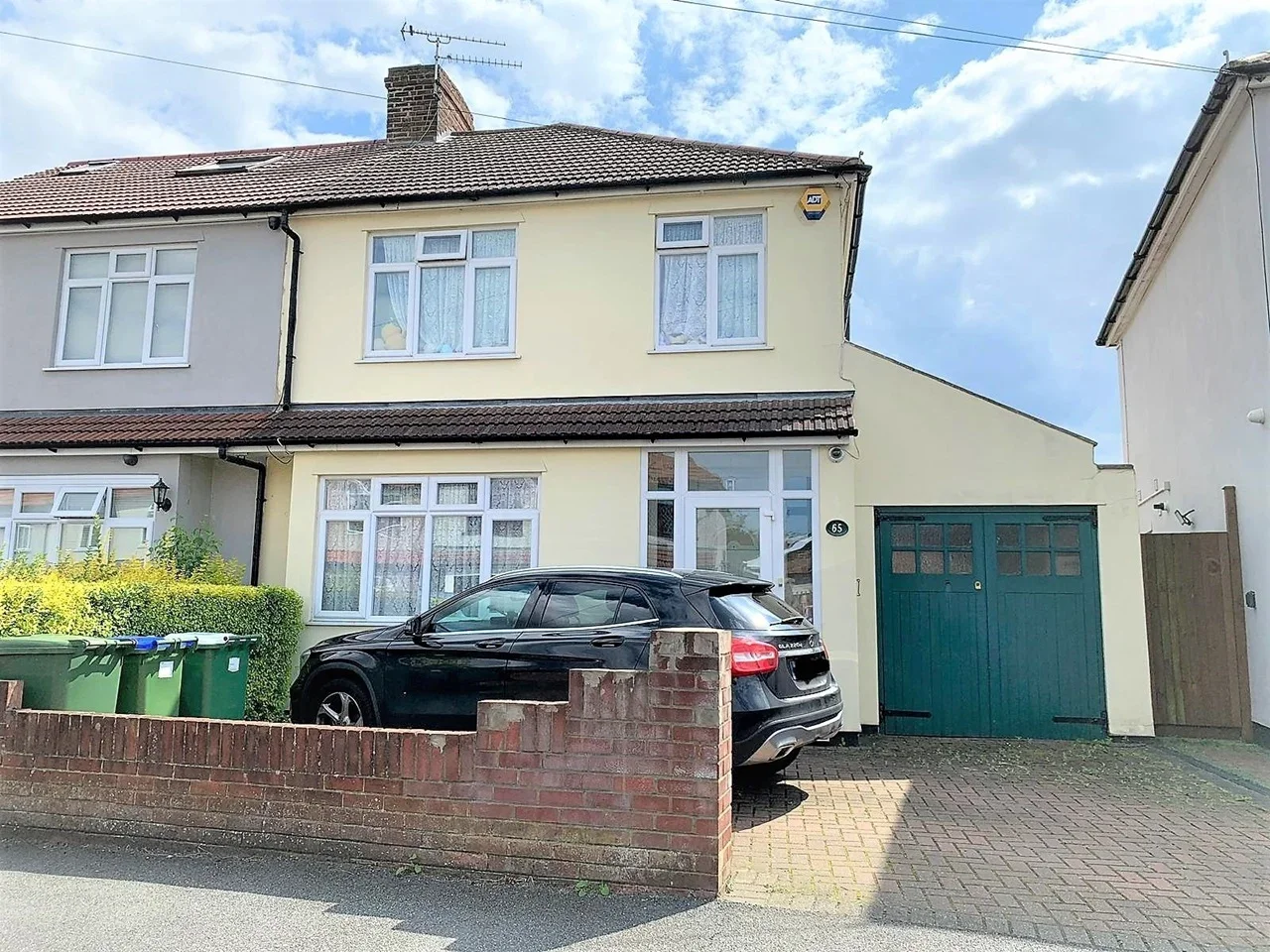 House Sydney Road in Greater London