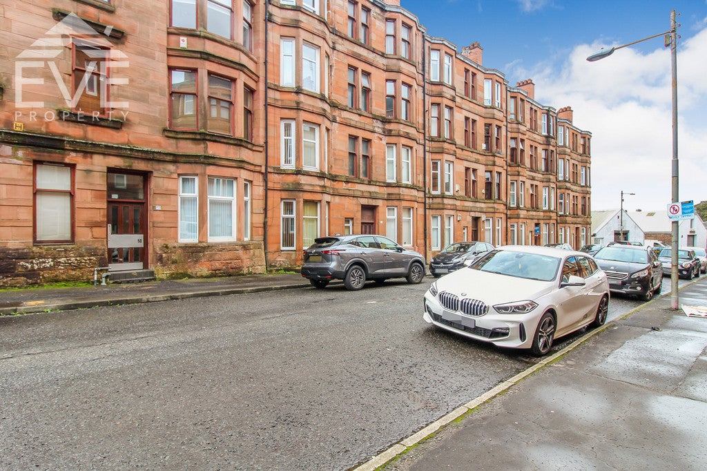 Flat Strathcona Drive in Glasgow