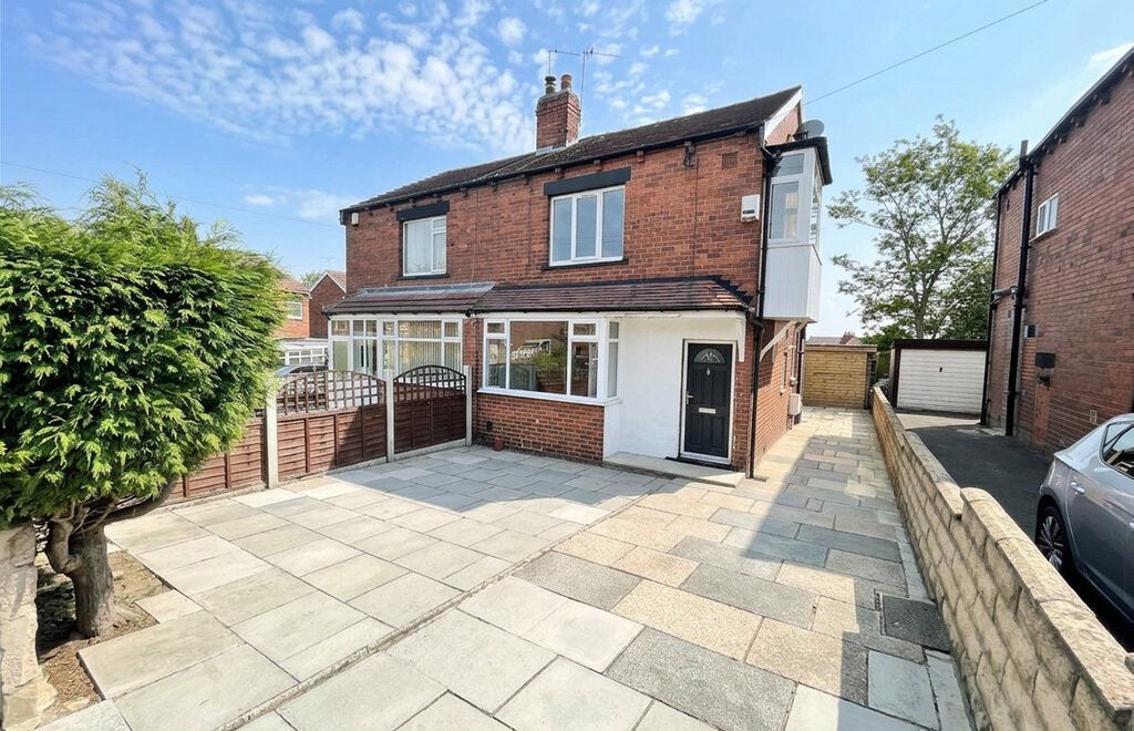 House Westover Close in Leeds