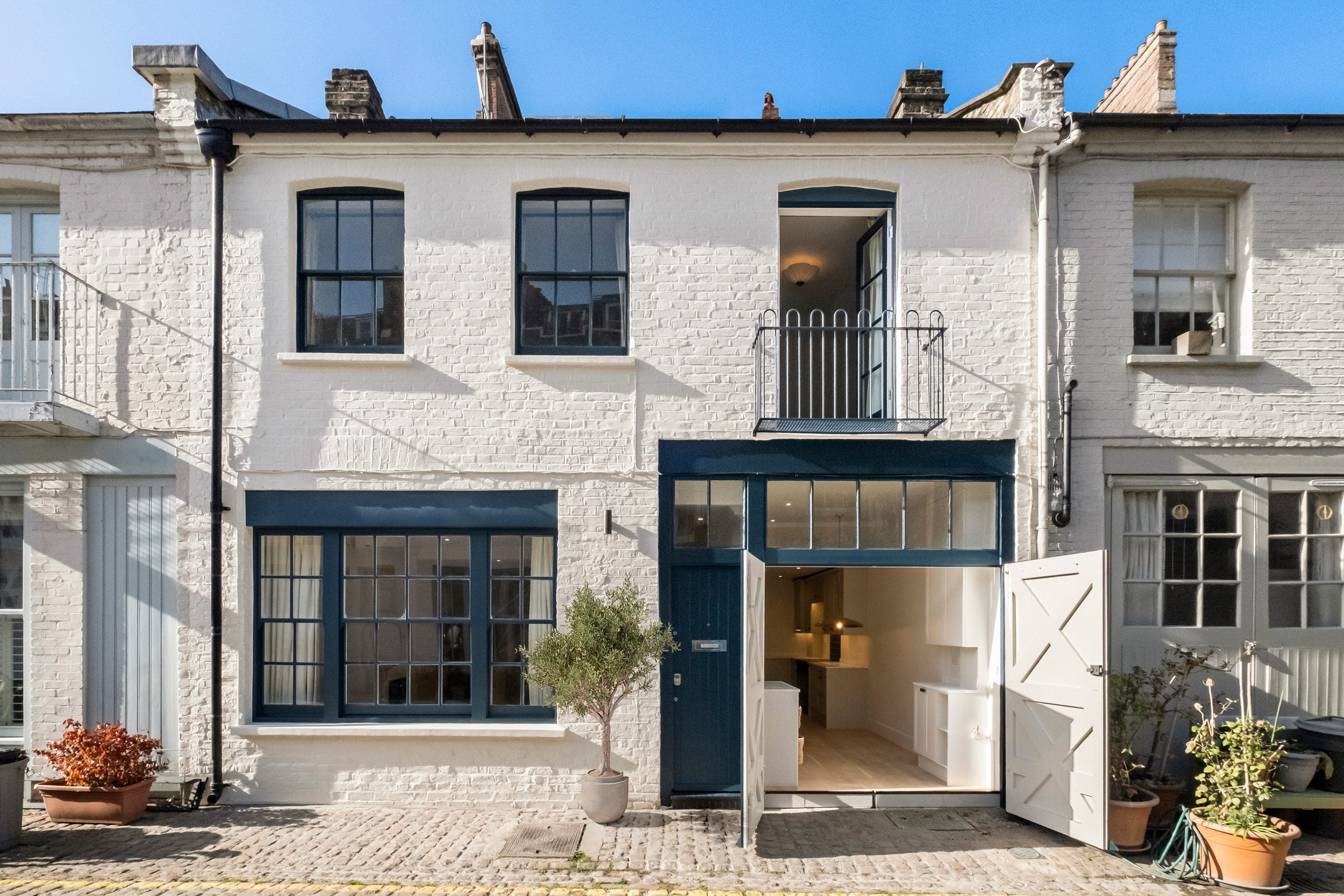 House Cranley Mews in Greater London