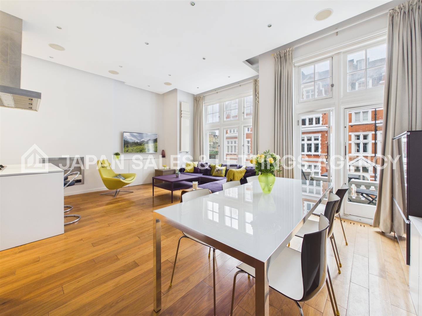 Flat Palace Court in City of Westminster