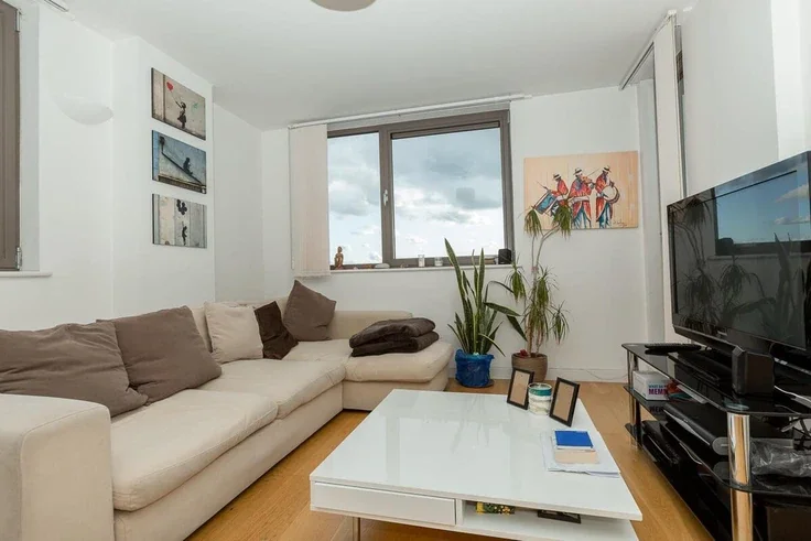 Flat Spencer Way in Greater London