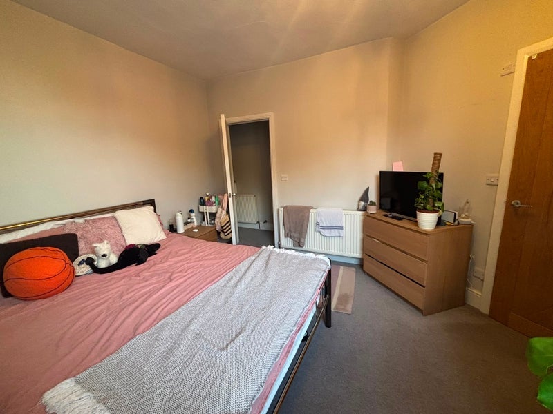 Room Penrhyn Road in Sheffield
