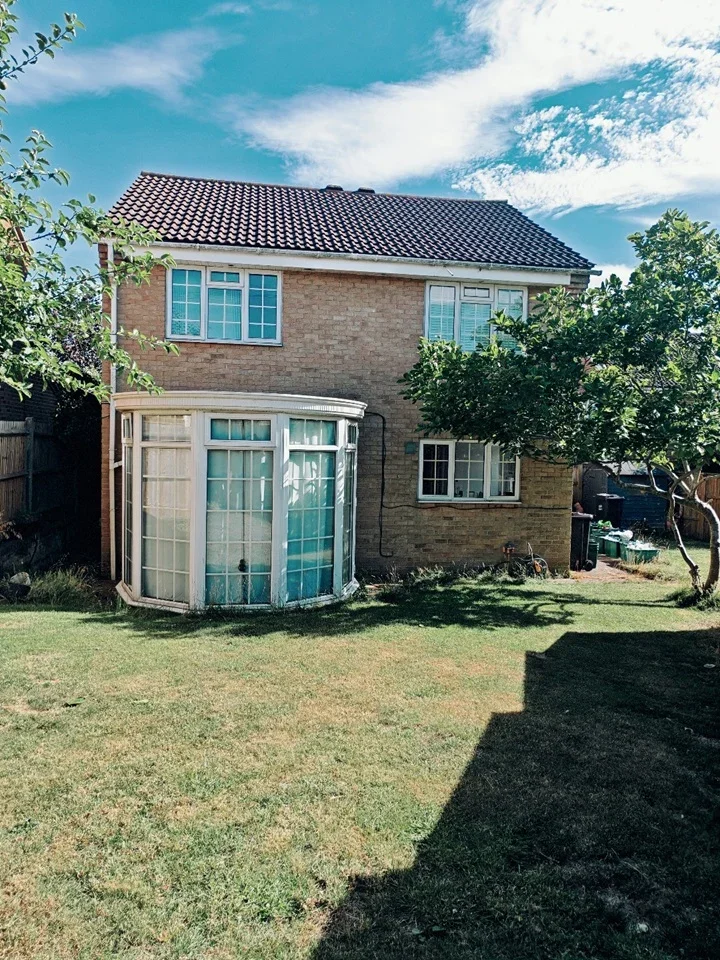 House Stirling Drive in Greater London