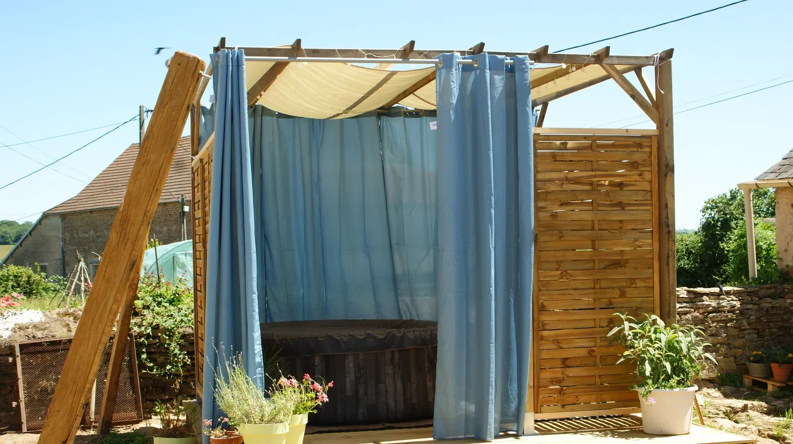 Room Grande Rue in La Motte-Ternant