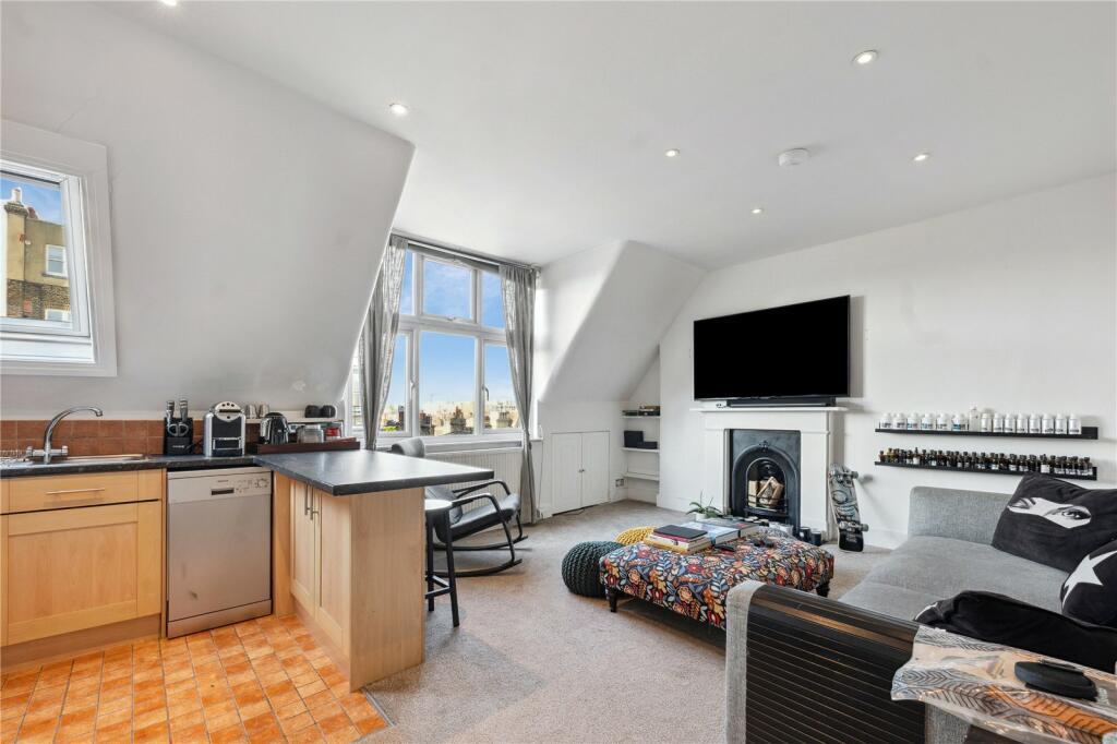 Flat Sheffield Terrace in Greater London