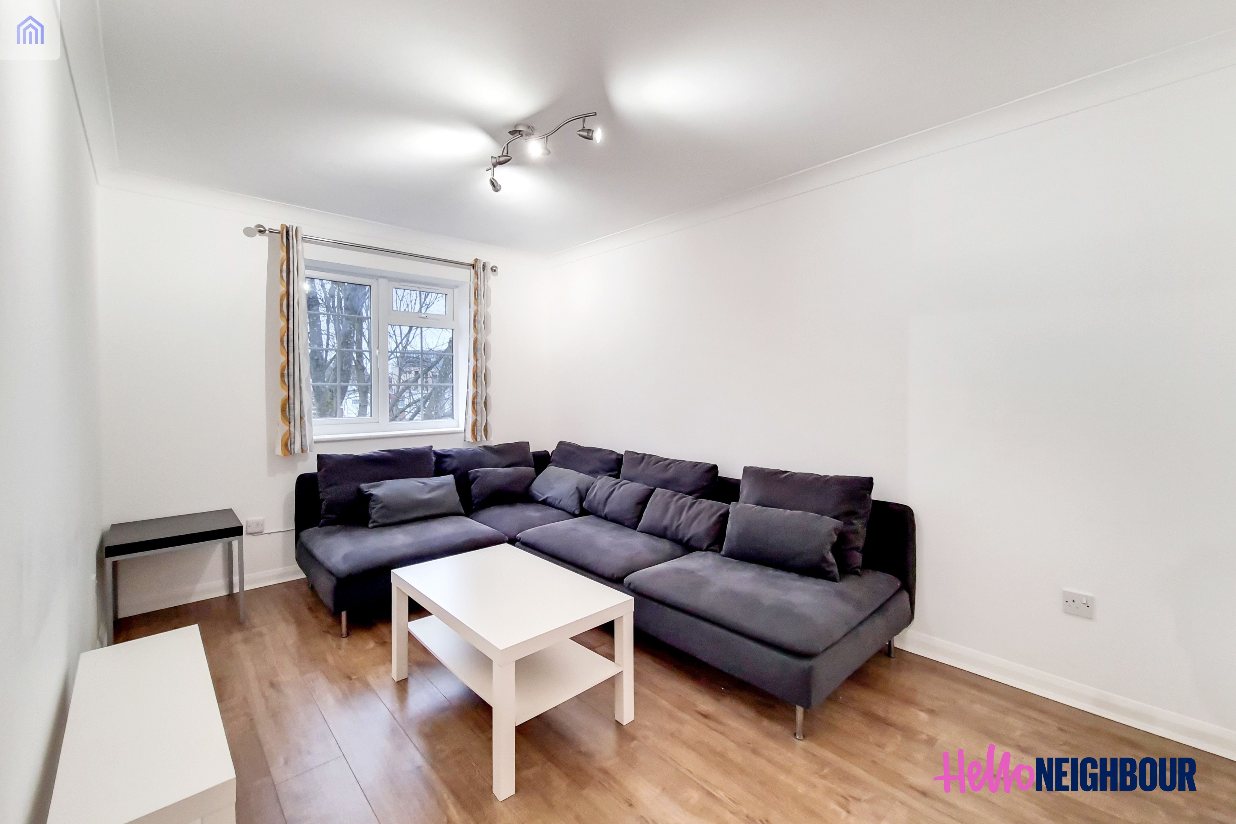 Flat Eagle Drive in Greater London