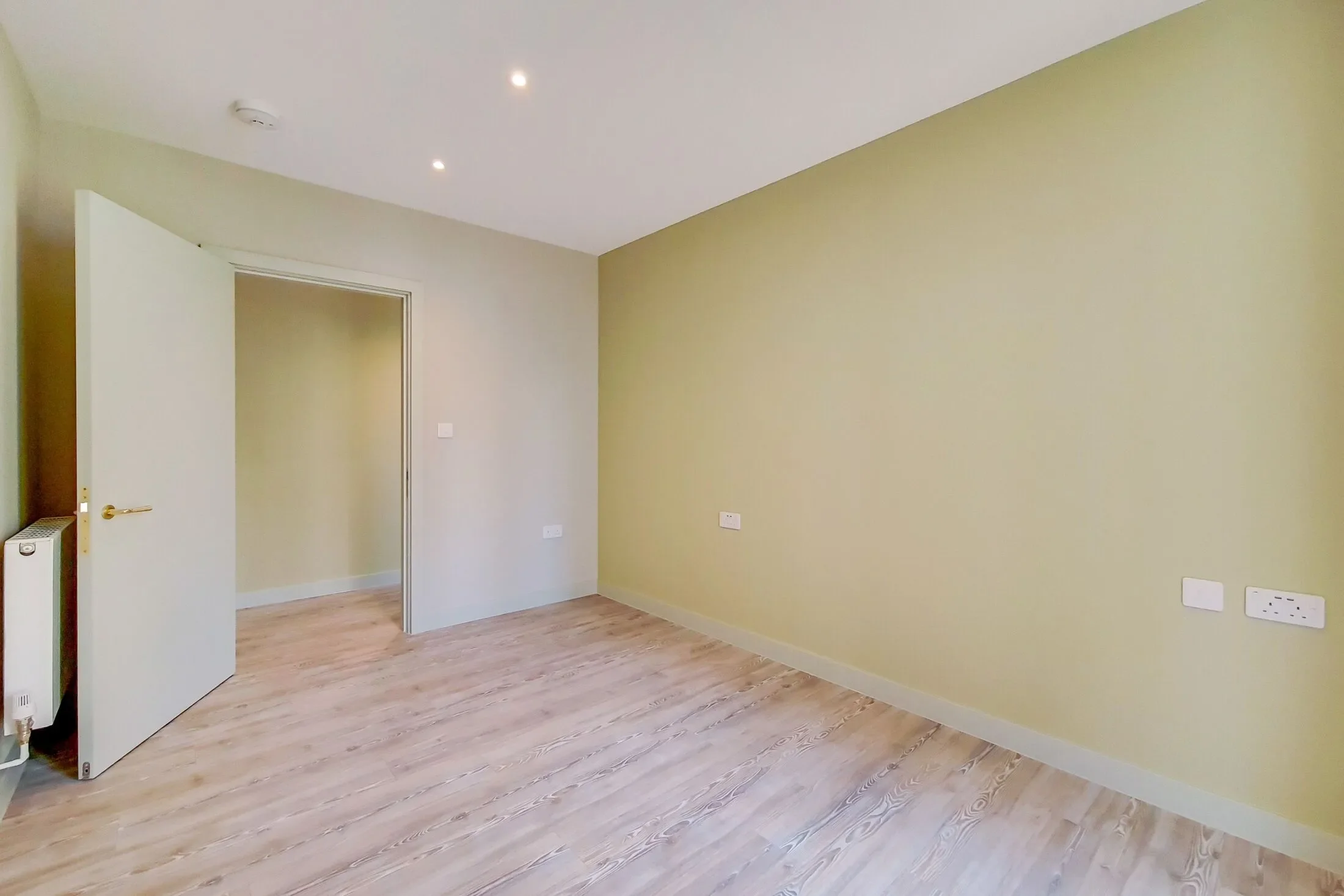 Flat Walters Walk in Greater London