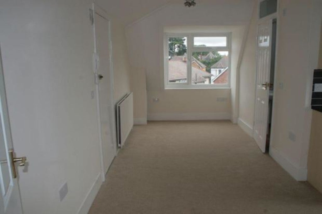 Flat Knole Road in Bournemouth