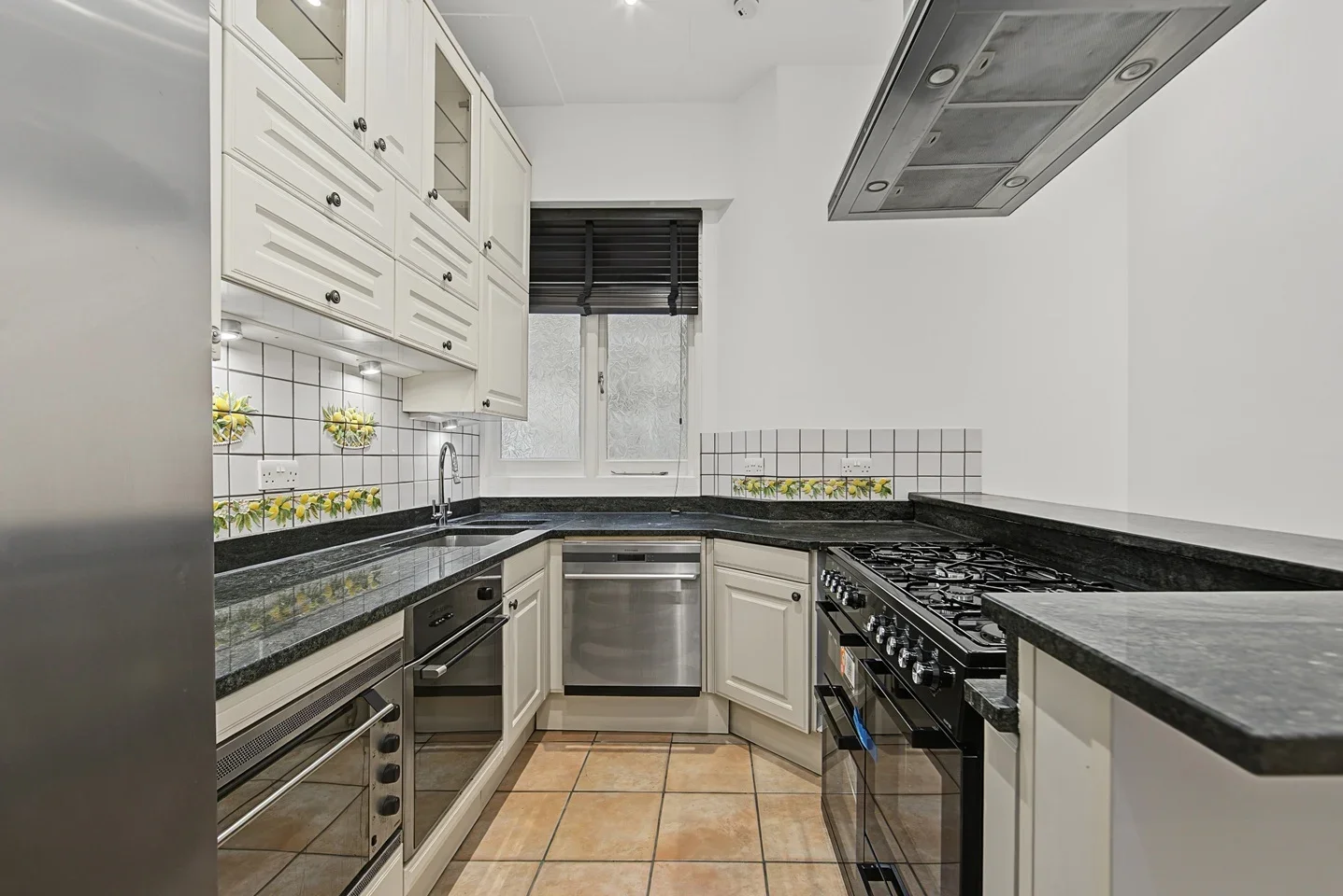 Flat Whitehall Place in City of Westminster