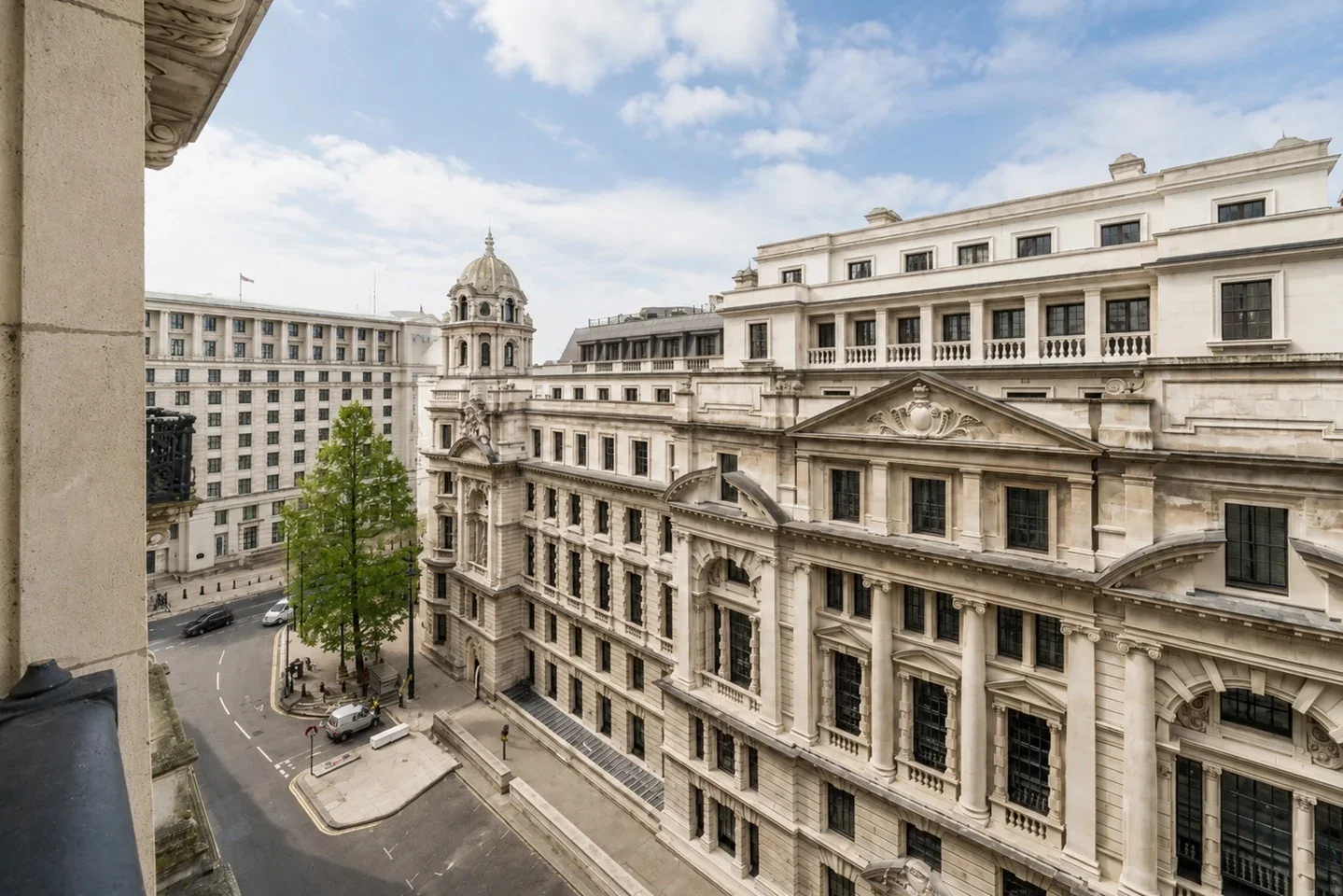Flat Whitehall Place in City of Westminster
