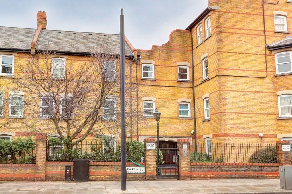 Flat East Hill in Greater London