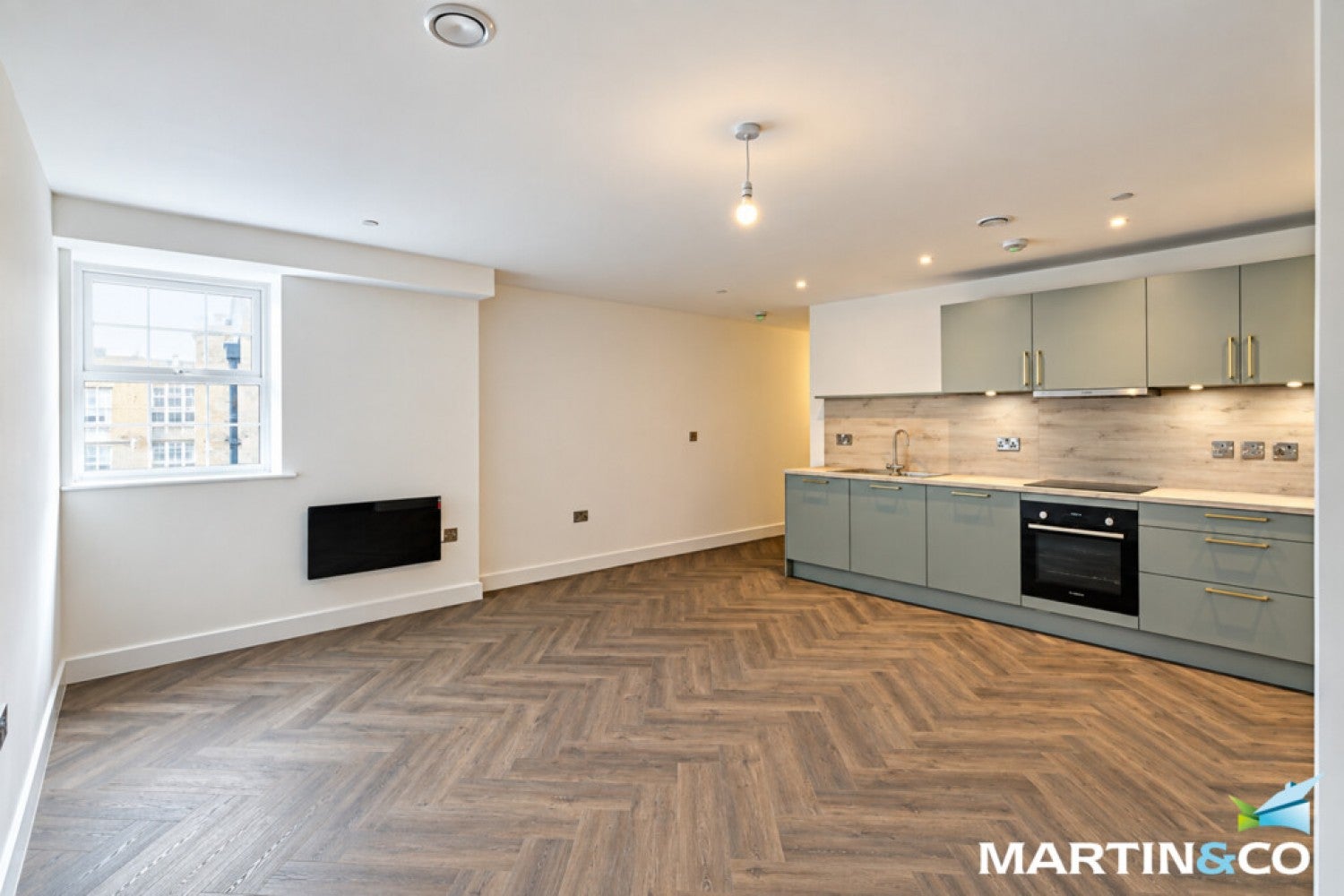 Flat Rowchester Court in Birmingham