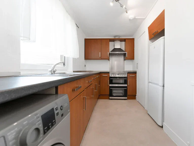 Flat Kingsknowe Road North in City of Edinburgh