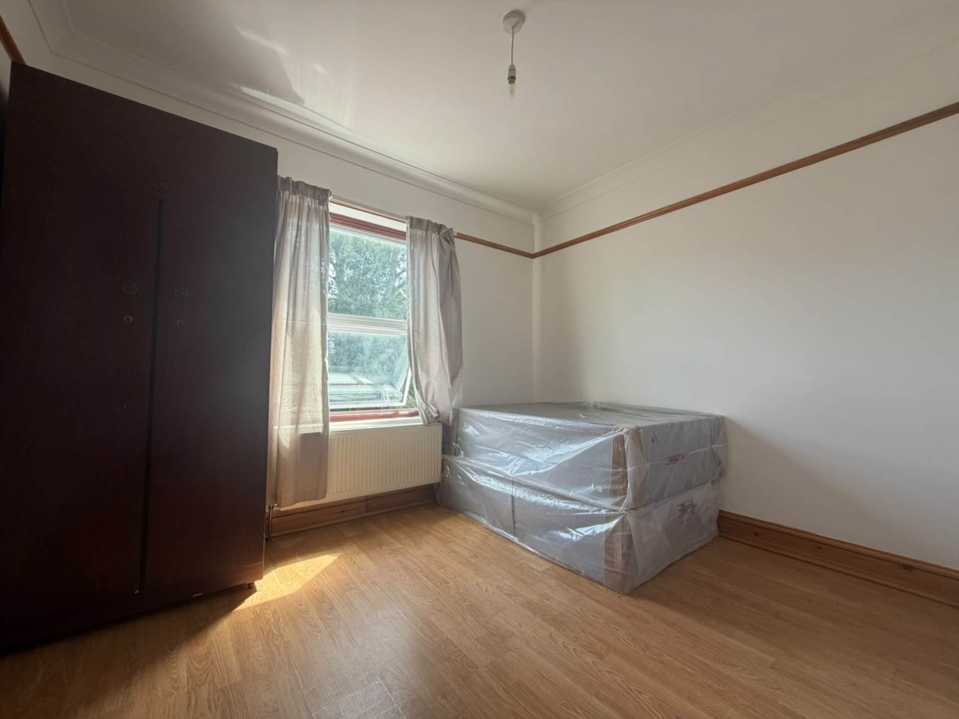 Flat Simonds Road in Greater London