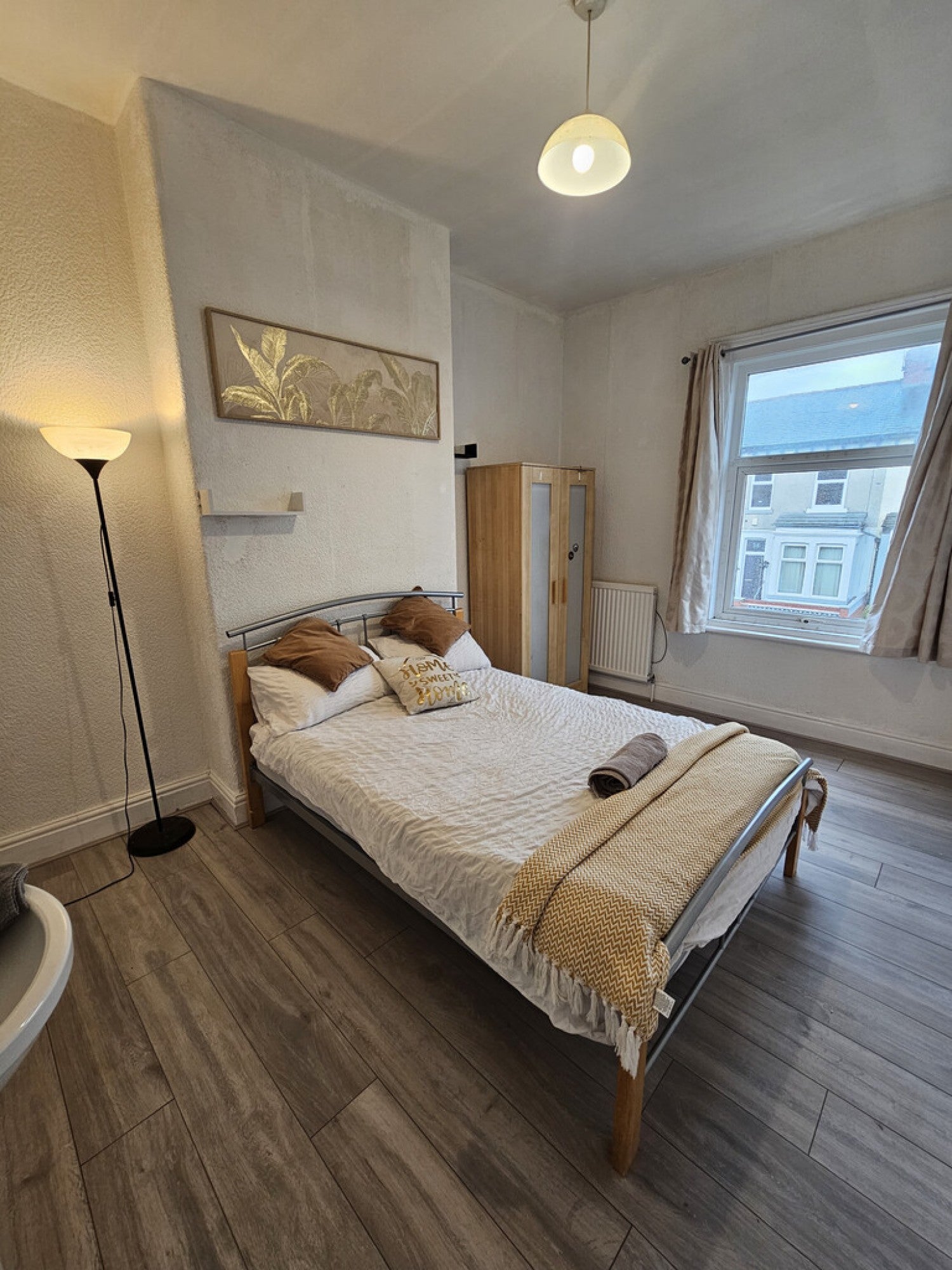 Room Queen Victoria Road in Blackpool