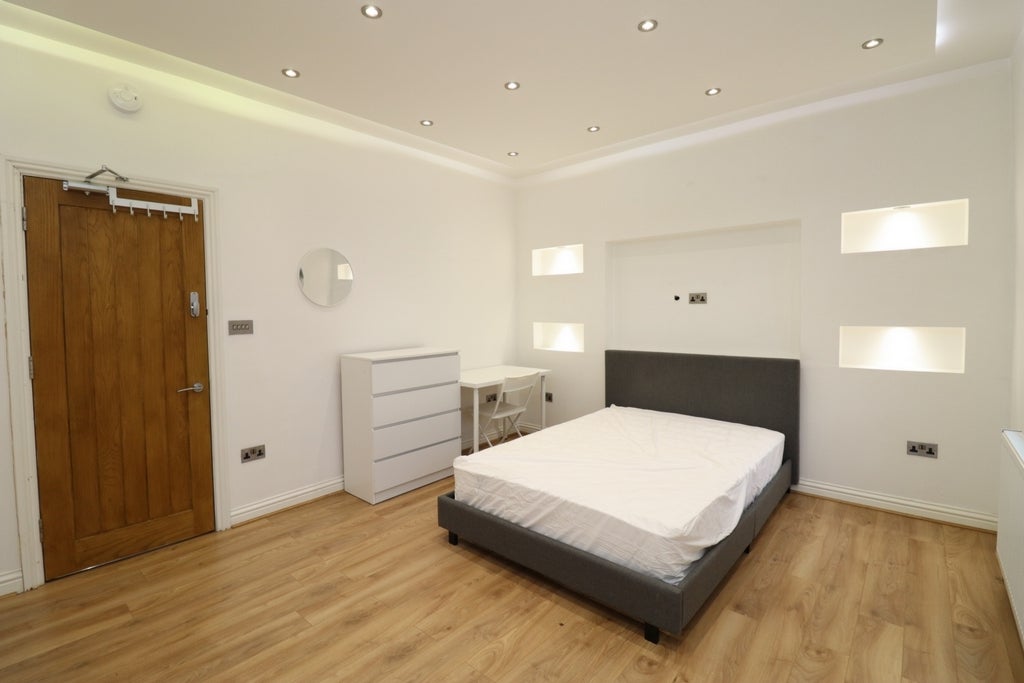 Room Globe Road in Greater London