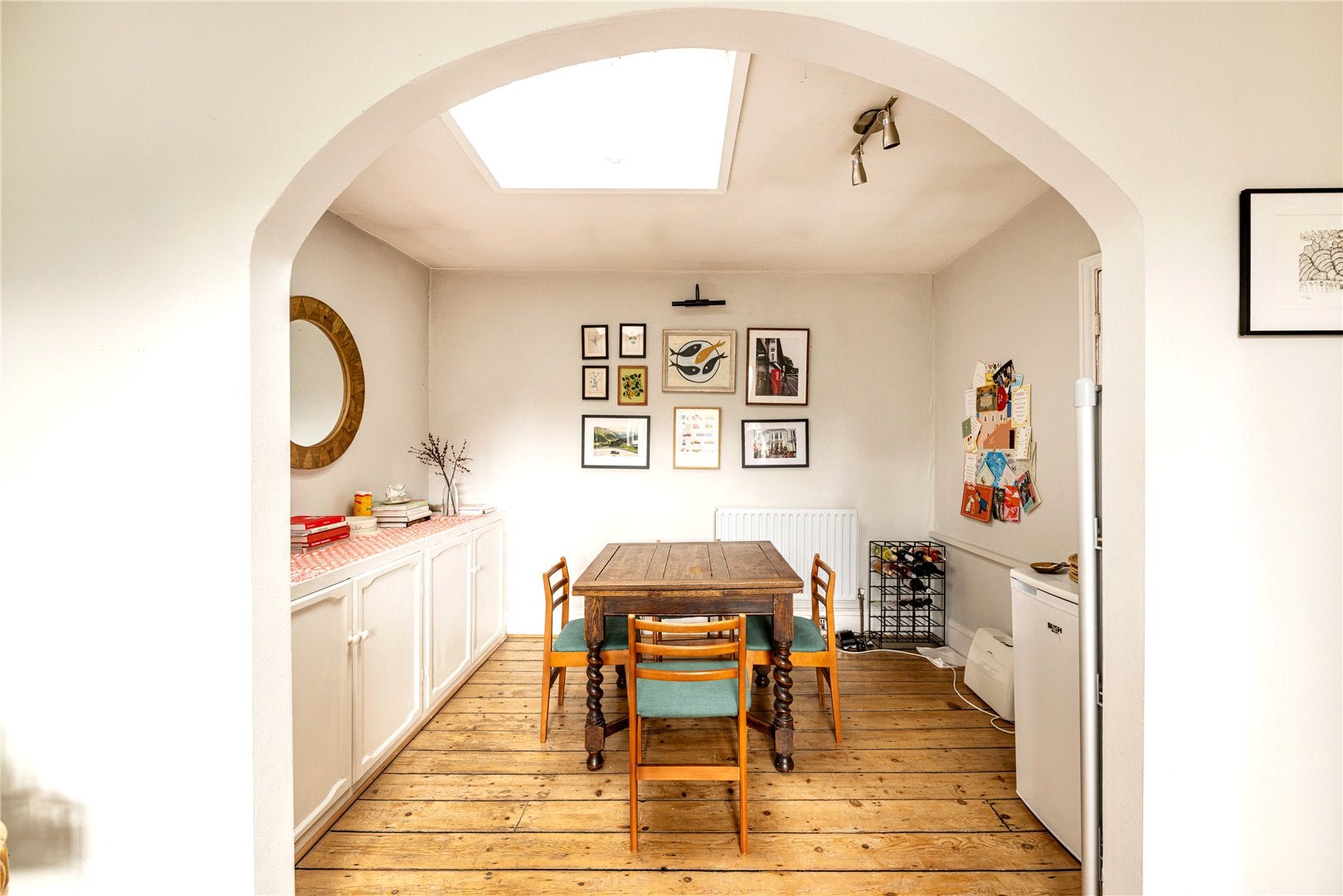Flat Elgin Crescent in Greater London