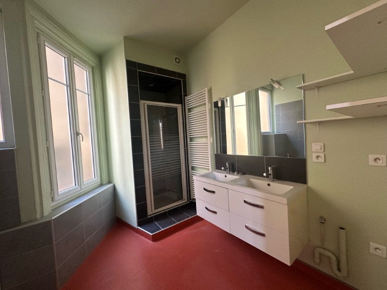 Flat Rue Crozatier in Le Puy-en-Velay