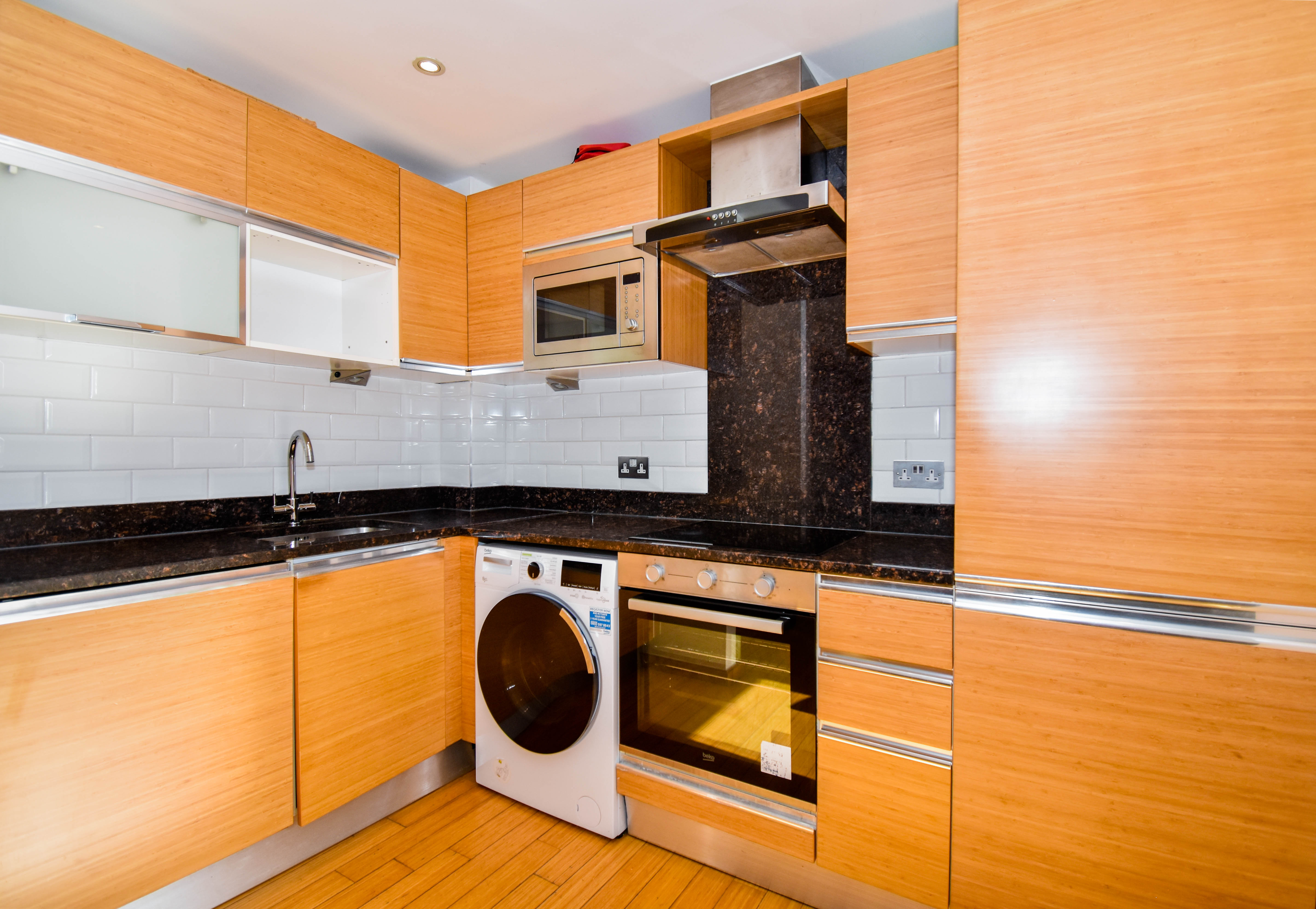 Flat Westferry Road in Greater London