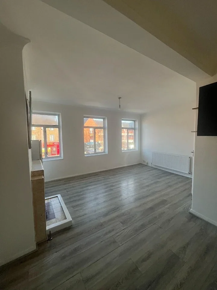 Flat Hertford Road in Greater London