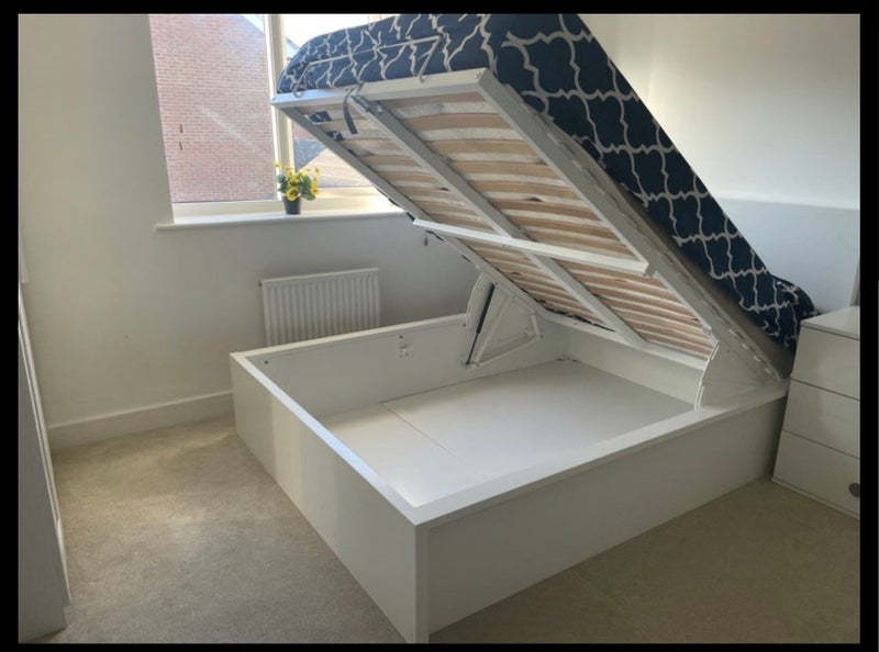 Room Sunflower Way in Crawley