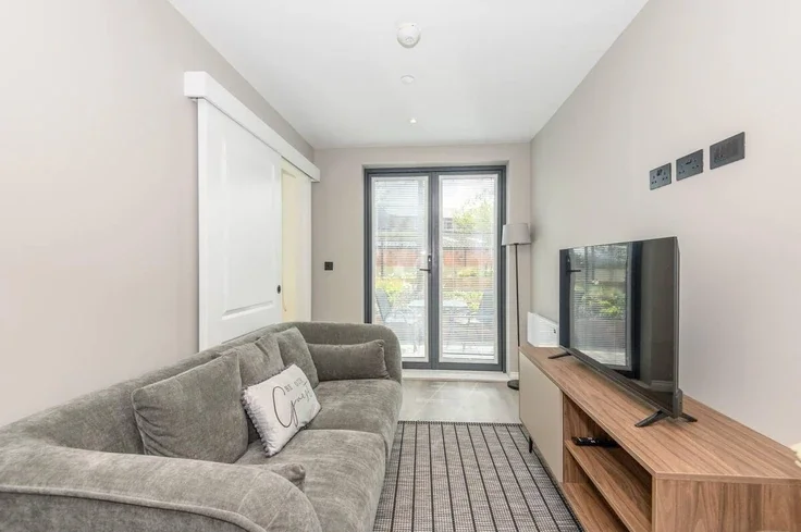 Flat Springwell Road in Leeds