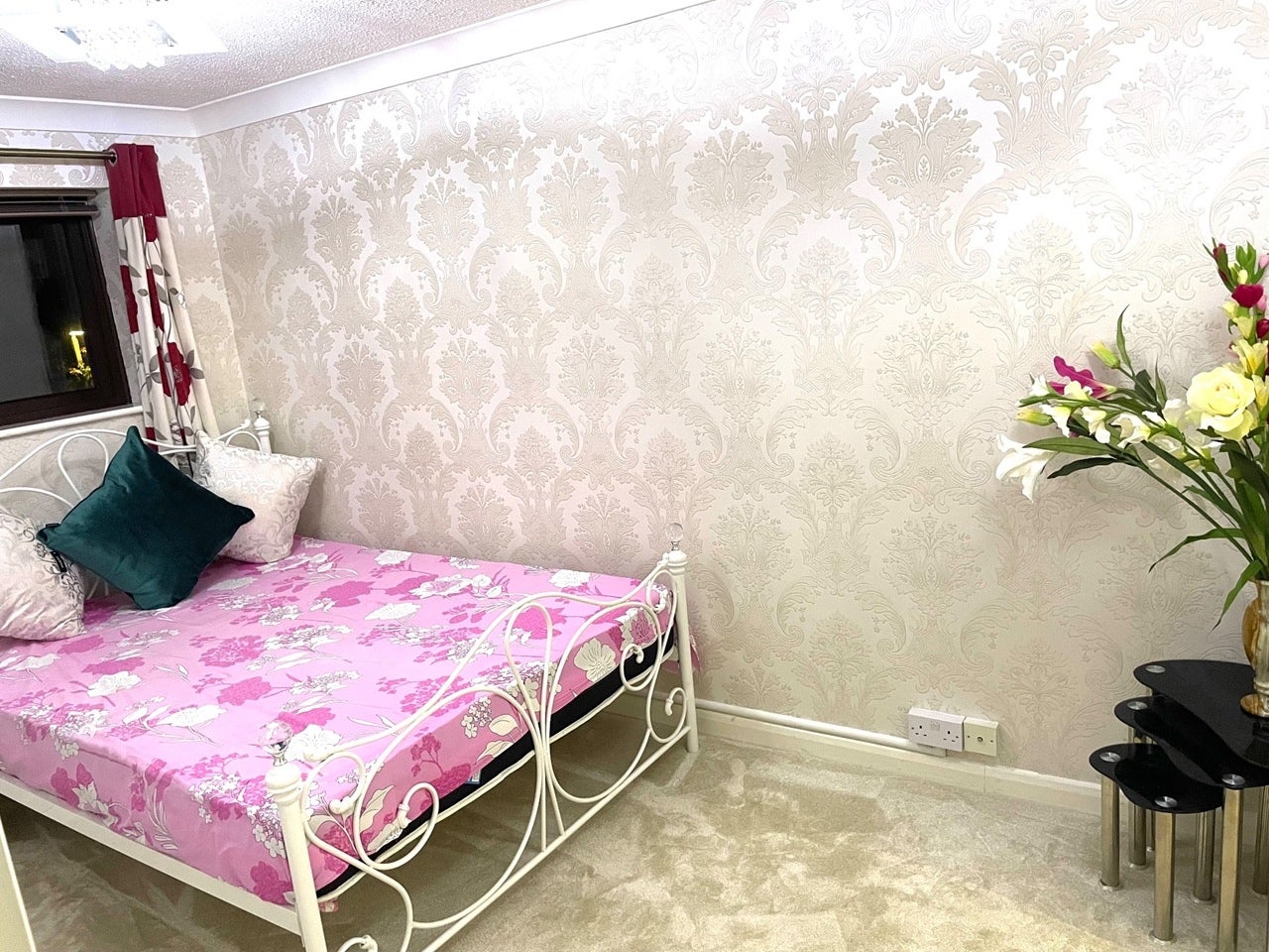 Room Leafield Rise in Milton Keynes