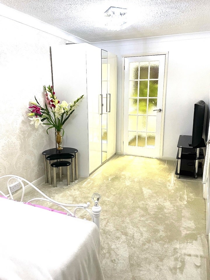 Room Leafield Rise in Milton Keynes