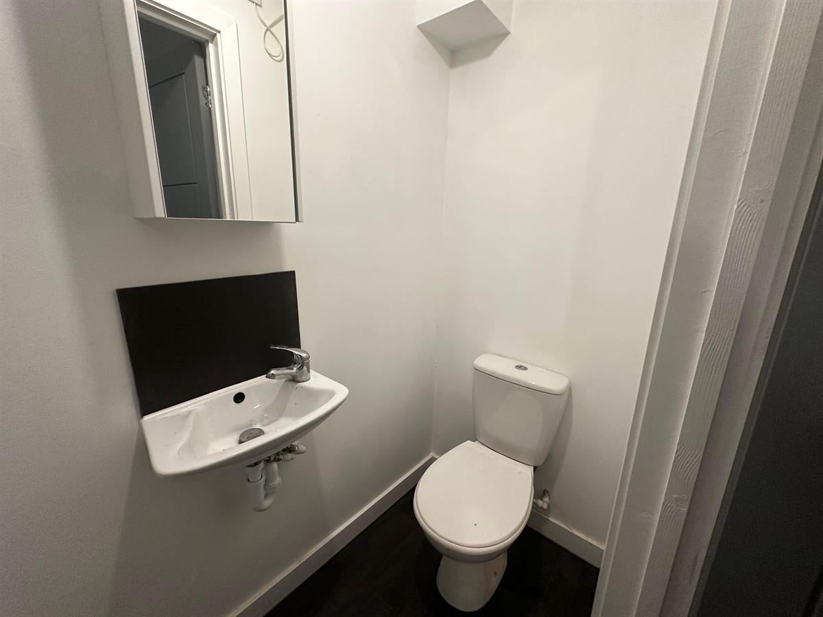 Room Ombersley Road in Bedford