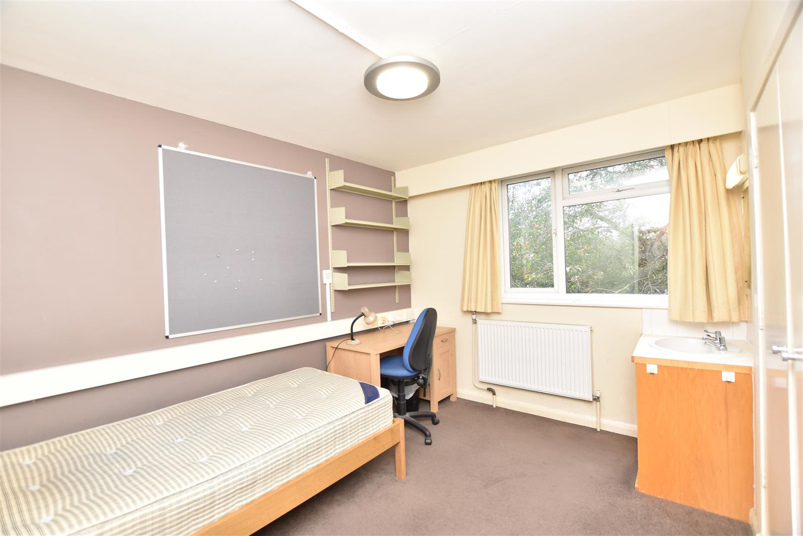 Room Redlands Road in Reading