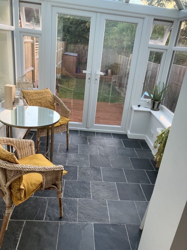 Room Cheltenham Road in Greater London