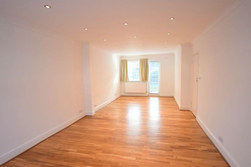 House Howard Walk in Greater London