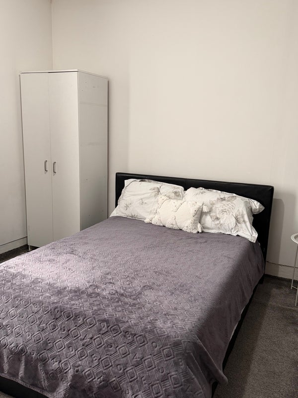 Room Francis Road in Greater London