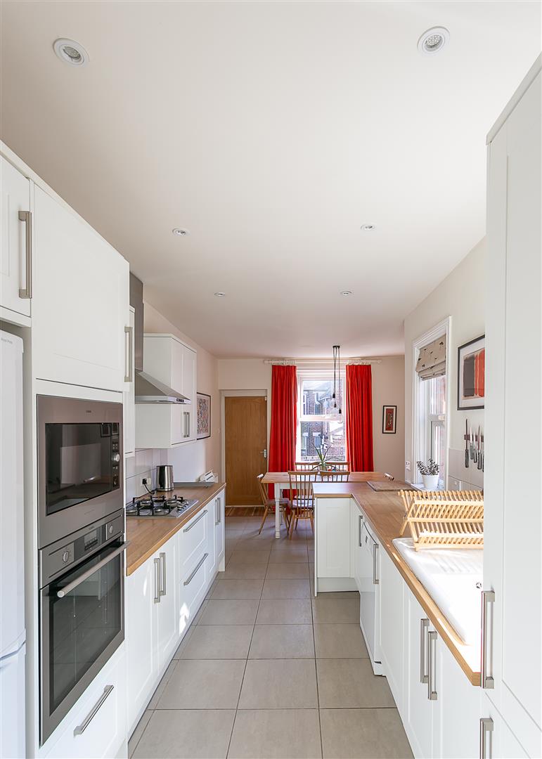 Flat Buston Terrace in Newcastle upon Tyne