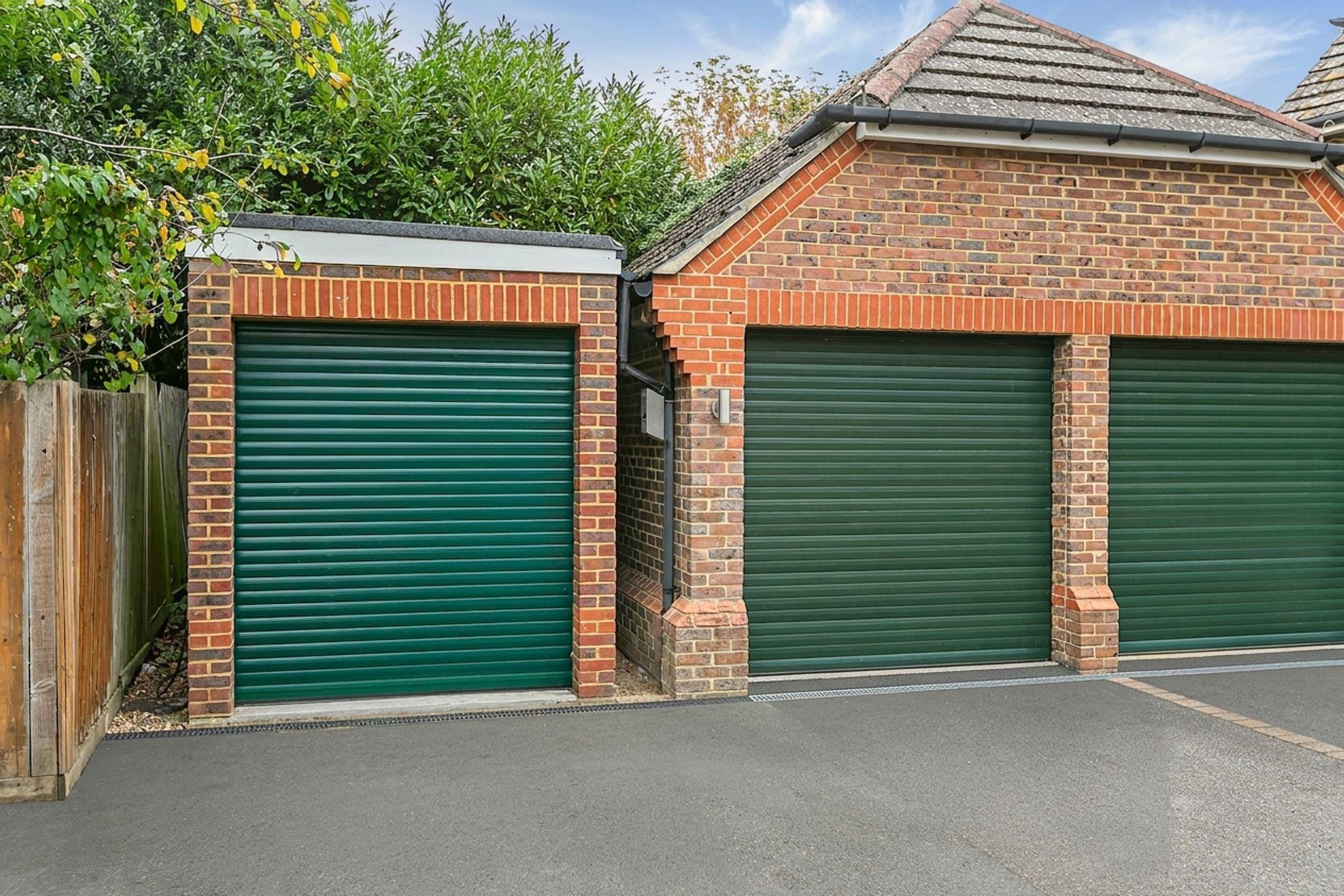House Knights Close in Elmbridge