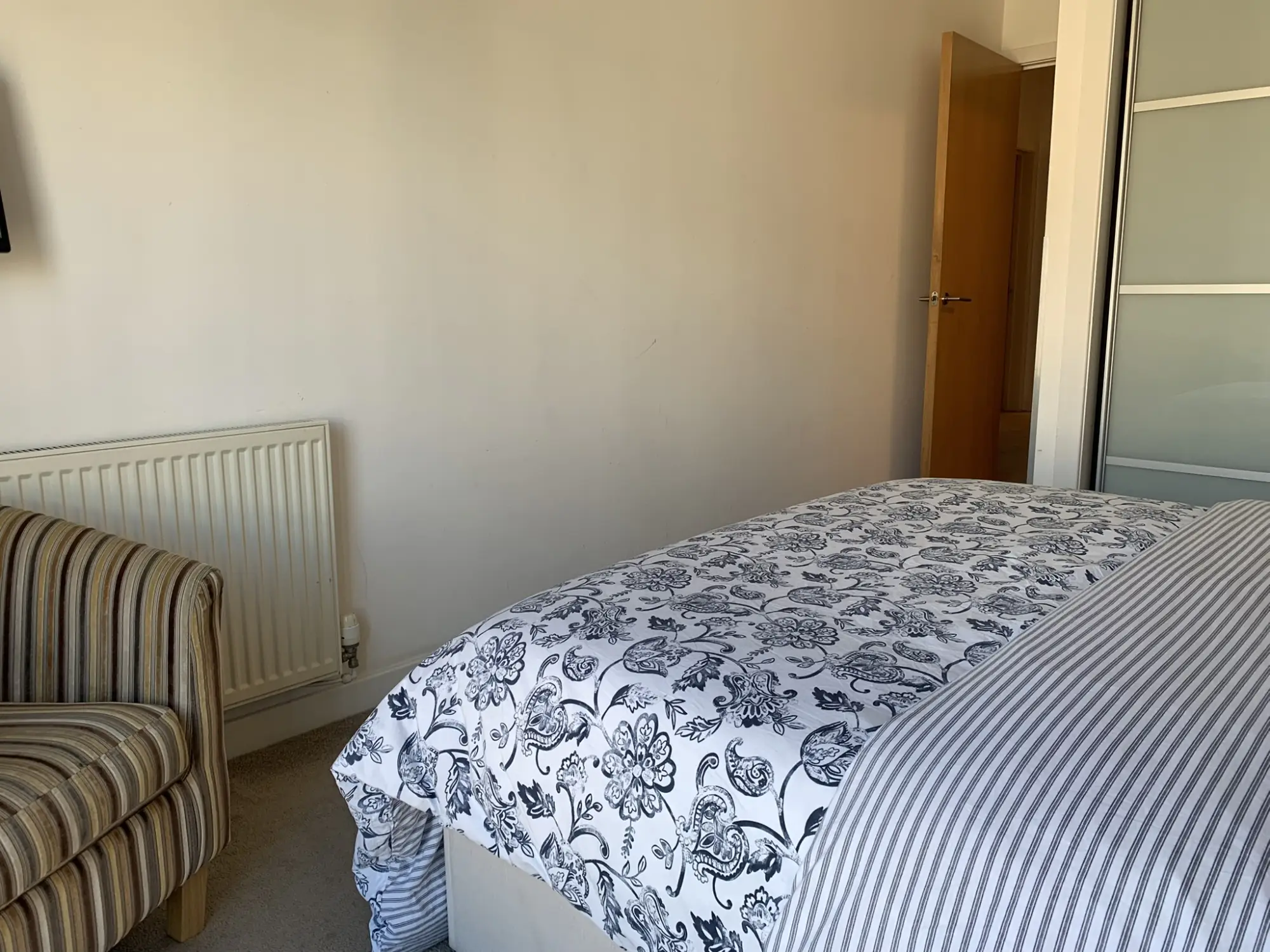 Flat Salamander Court in City of Edinburgh